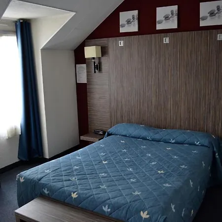Du Cheval Blanc Hotel 2*